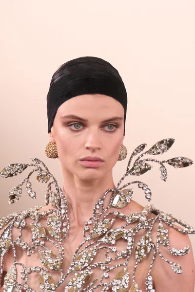 Look 64